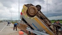 Mobil Jenazah MDMC Jepara Terbalik di Tol Solo-Ngawi, 2 Orang Selamat