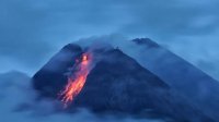 Merapi Kembali Muntahkan Guguran Lava Pijar Sejauh 1,5 Km