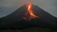 Merapi Luncurkan Guguran Lava Pijar Sejauh 1.200 Meter