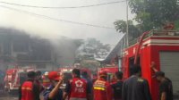 Pabrik Mebel di Temanggung Dilalap Api, Damkar Turunkan 18 Armada