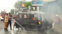 Mobil Angkutan Hangus Terbakar di Temanggung