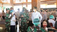 Panglima TNI dan Kapolri Tinjau Vaksinasi di Balaikota Surakarta