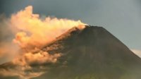 Merapi Luncurkan Awan Panas Guguran Sejauh 2,5 Km