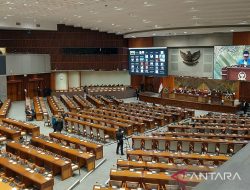 Hoaks! Jokowi bekukan DPR RI