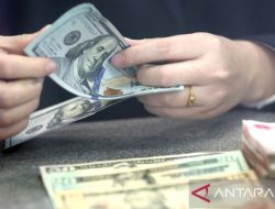 Dolar turun di Asia, kesepakatan plafon utang AS angkat selera risiko