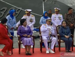 Megawati tantang Panglima TNI perbanyak buat alutsista di dalam negeri