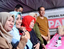 Jokowi berbaur masyarakat nikmati kuliner bakmi legendaris Pak Pele