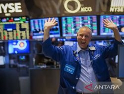 Wall St menguat didukung pengesahan RUU plafon utang, data pekerjaan