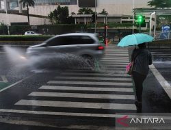 Minggu, Jakbar dan Jakut diperkirakan hujan pada dini hari