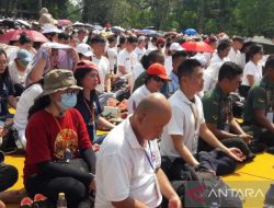 Umat Buddha lakukan detik-detik Waisak di Borobudur